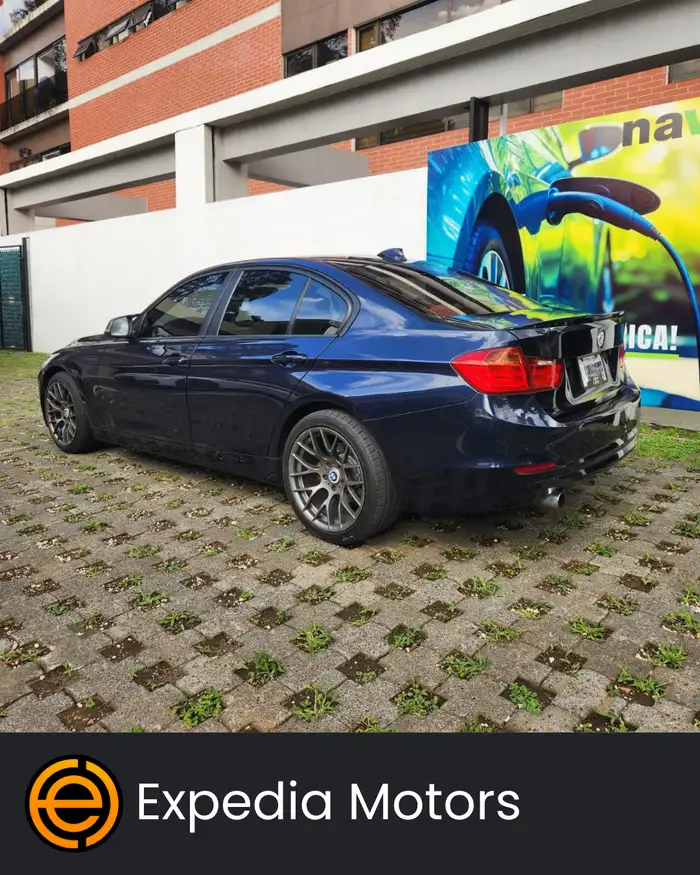 2015 BMW SERIE 1 — 4
