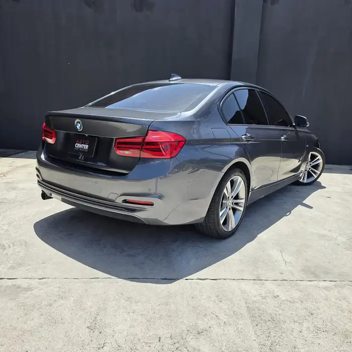 2017 BMW CL — 4