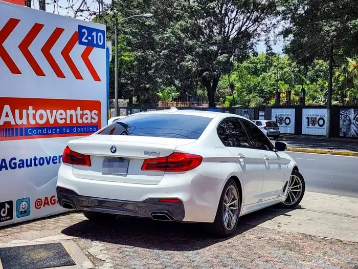 2018 BMW 520 — 4
