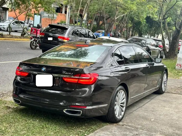 2016 BMW SERIE 7 — 2