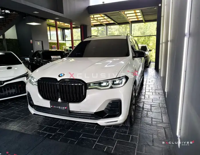 2020 BMW X7 — 3