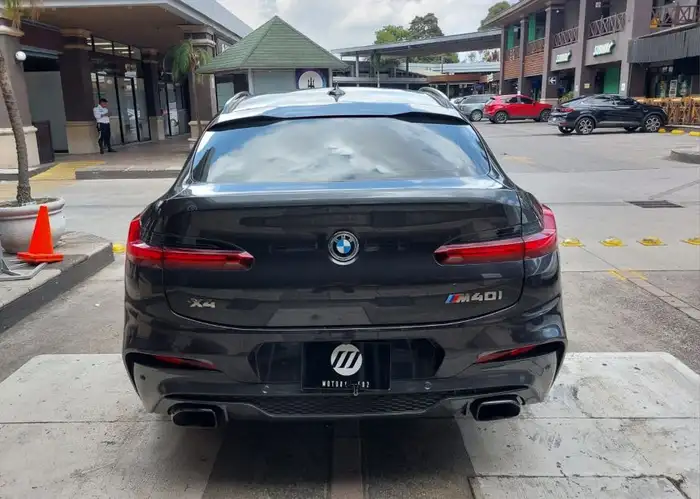 2020 BMW X4 — 4