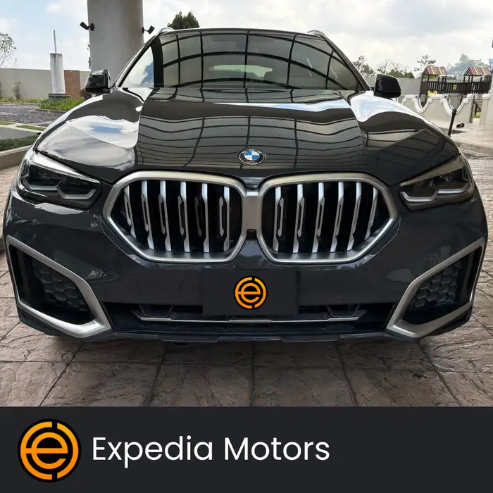 2022 BMW X6 — 2