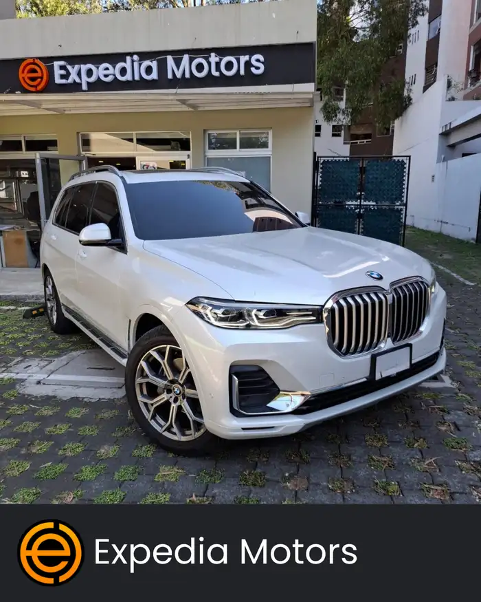 2022 BMW X7 — 1