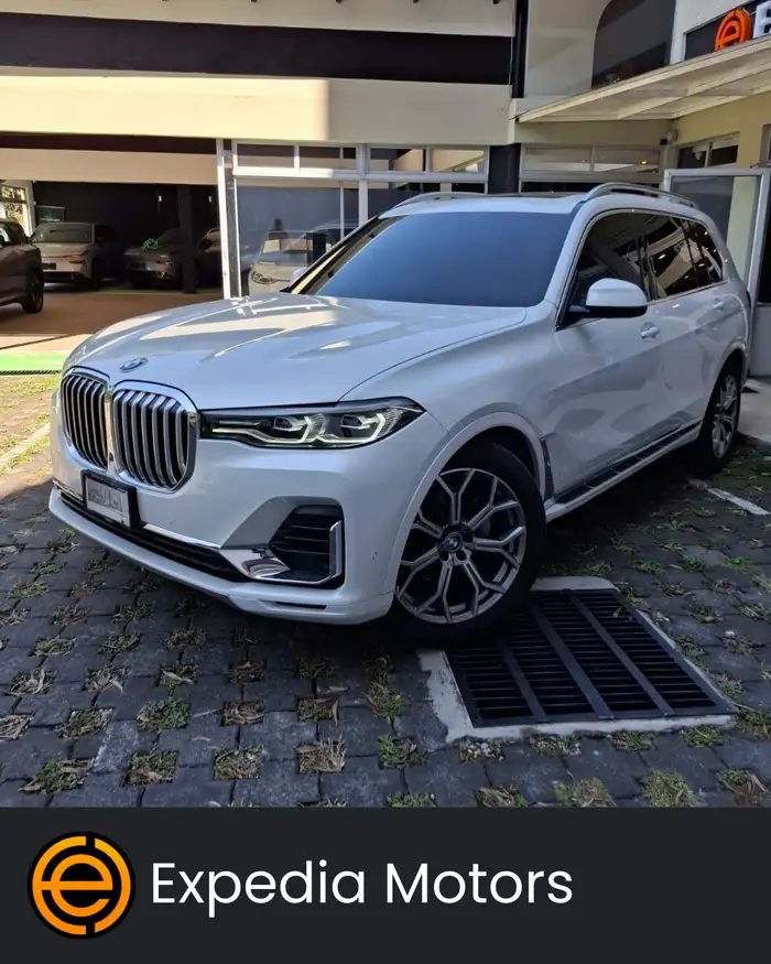 2022 BMW X7 — 2