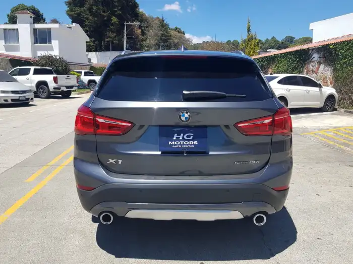 2022 BMW X1 — 4