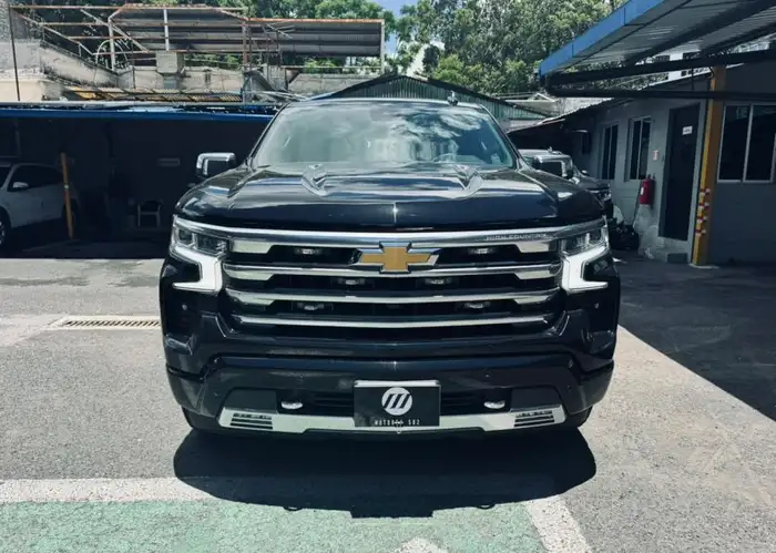 2023 Chevrolet Silverado — 2