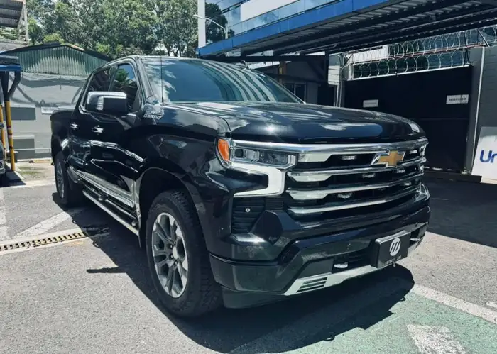 2023 Chevrolet Silverado — 3