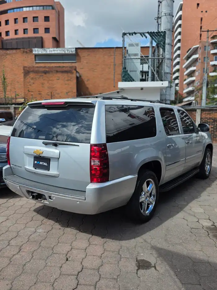 2013 Chevrolet Suburban — 4