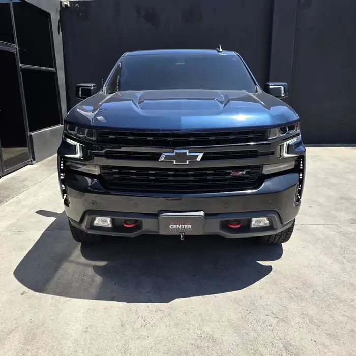 2021 Chevrolet Silverado — 2