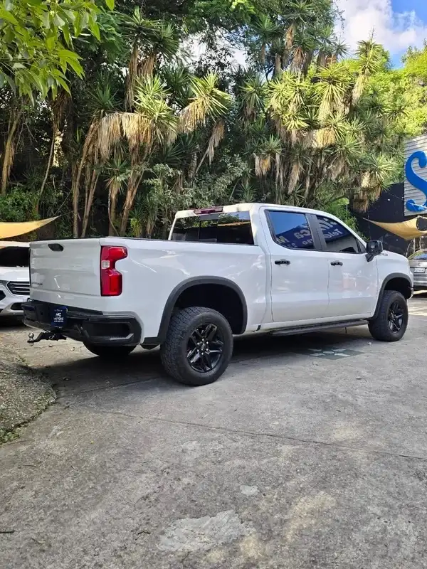 2022 Chevrolet Silverado — 2