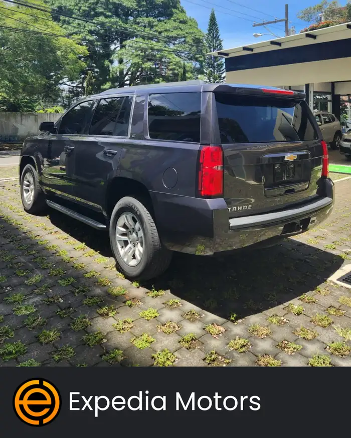 2015 Chevrolet Tahoe — 3