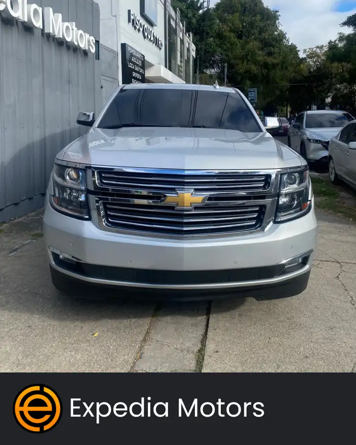 2019 Chevrolet Suburban — 3