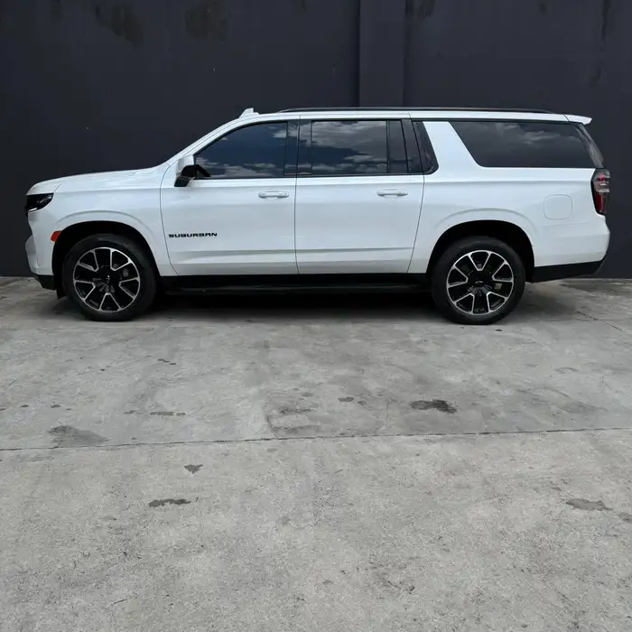 2023 Chevrolet Suburban — 3