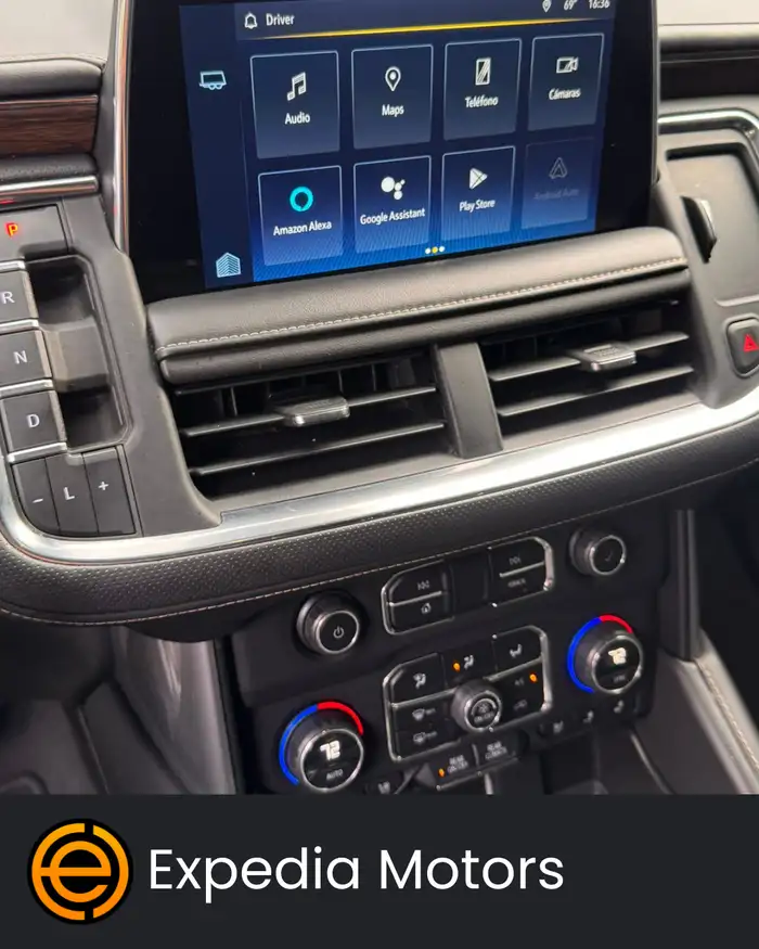 2023 Chevrolet Suburban — 2