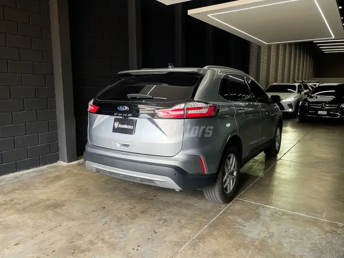 2021 Ford Edge — 2