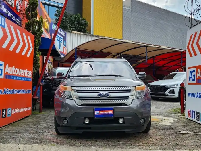 2011 Ford Explorer — 2