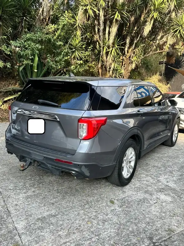 2021 Ford Explorer — 2