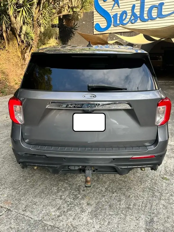 2021 Ford Explorer — 3