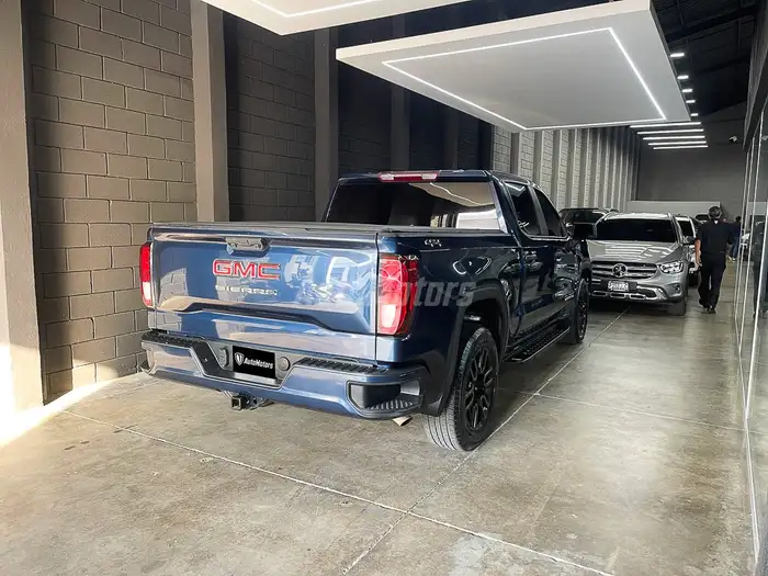 2023 GMC SIERRA — 2