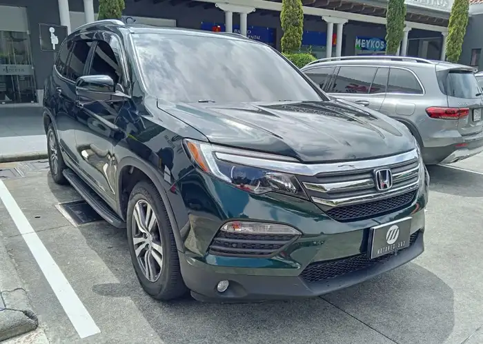 2017 Honda Pilot — 3