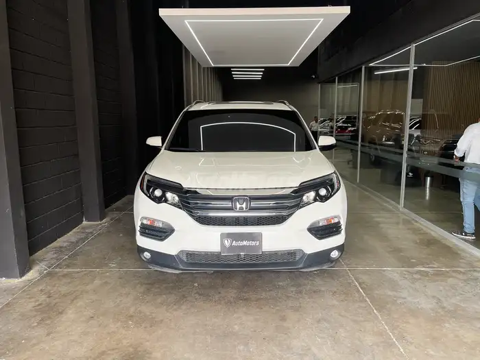 2017 Honda Pilot — 3