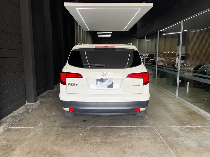 2017 Honda Pilot — 4