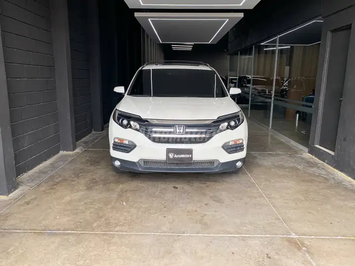 2018 Honda Pilot — 3