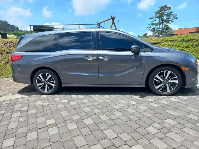 2018 Honda Odyssey — 3