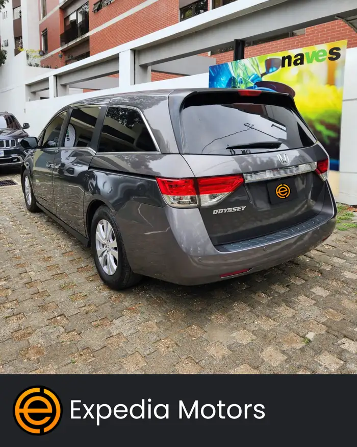 2015 Honda Odyssey — 3