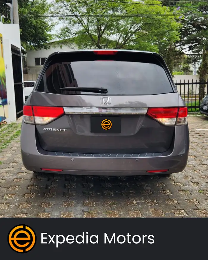 2015 Honda Odyssey — 4