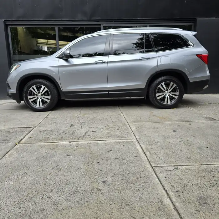 2017 Honda Pilot — 3