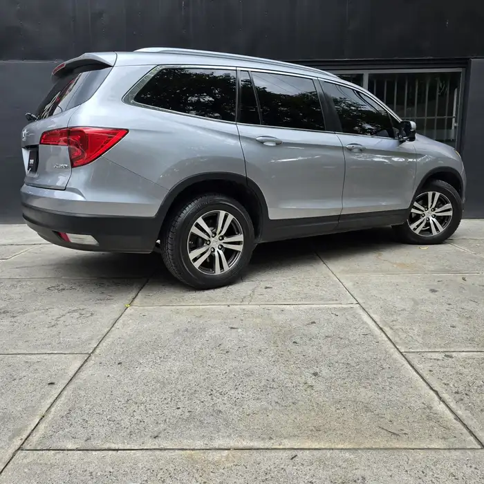2017 Honda Pilot — 4
