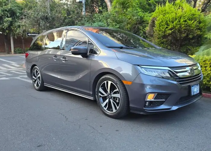 2018 Honda Odyssey — 3