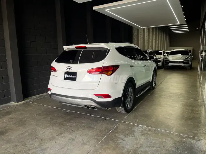 2018 Hyundai Santa Fe — 2