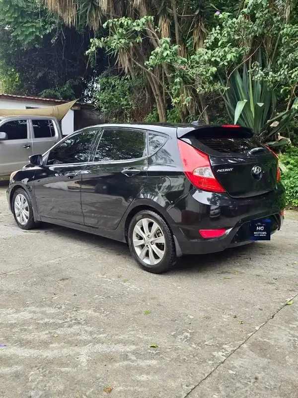 2013 Hyundai Accent — 2