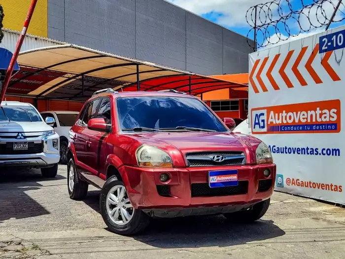2010 Hyundai Tucson — 3