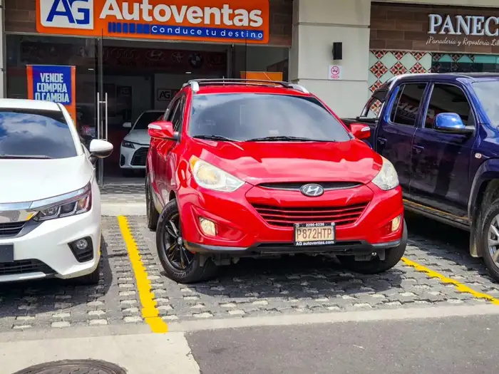 2012 Hyundai Tucson — 3
