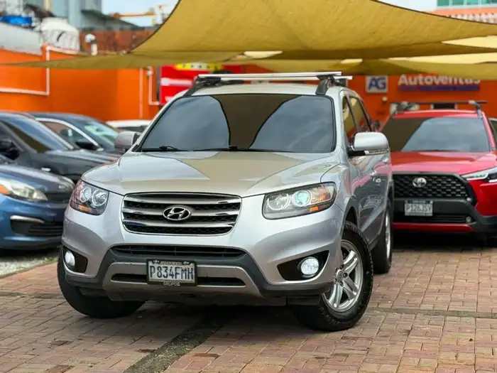 2013 Hyundai Santa Fe — 3
