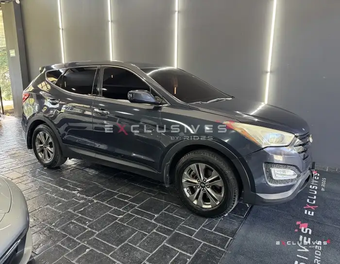 2016 Hyundai Santa Fe — 1
