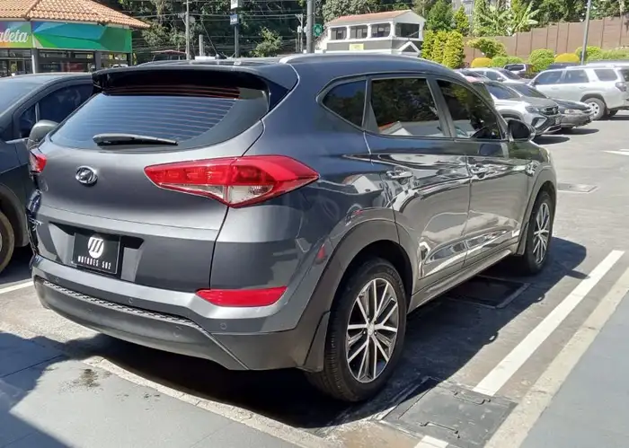 2016 Hyundai Tucson — 3