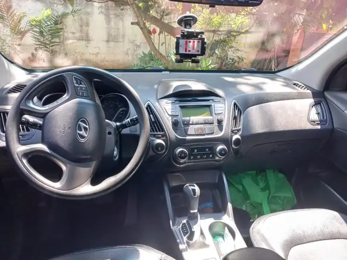 2015 Hyundai Tucson — 4