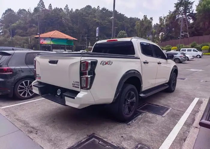 2024 Isuzu Dmax — 4
