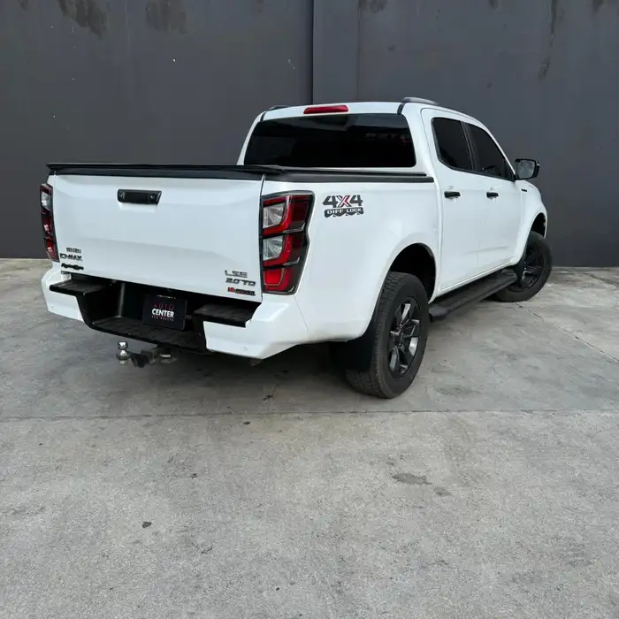 2025 Isuzu Dmax — 3