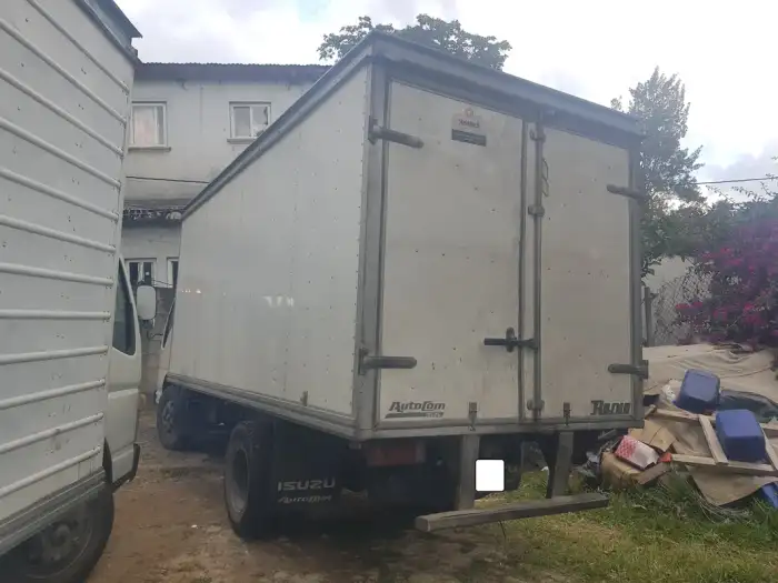 2021 Isuzu QKR — 2