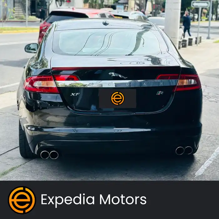 2011 Jaguar XF — 4