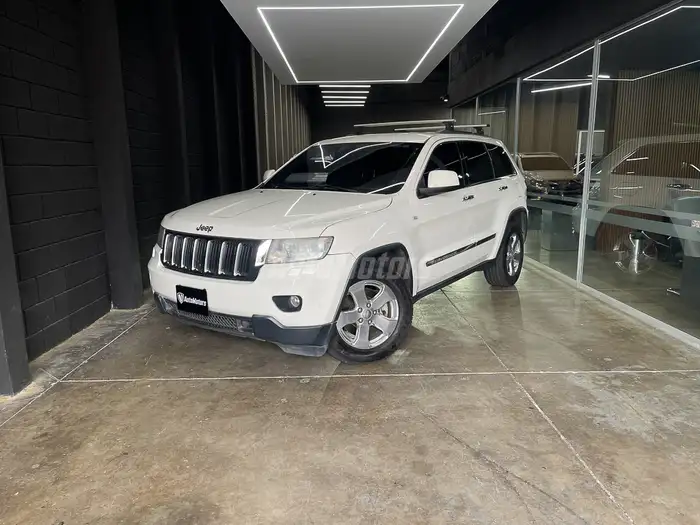 2012 Jeep GRAND CHEROKEE — 2