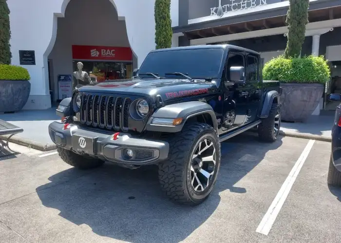 2021 Jeep GLADIATOR — 1