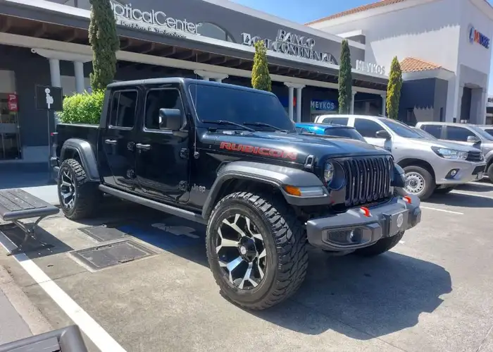 2021 Jeep GLADIATOR — 3
