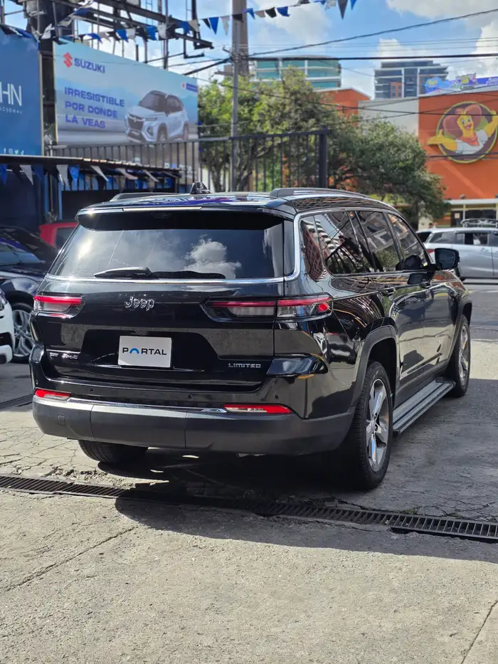 2022 Jeep GRAND CHEROKEE — 3